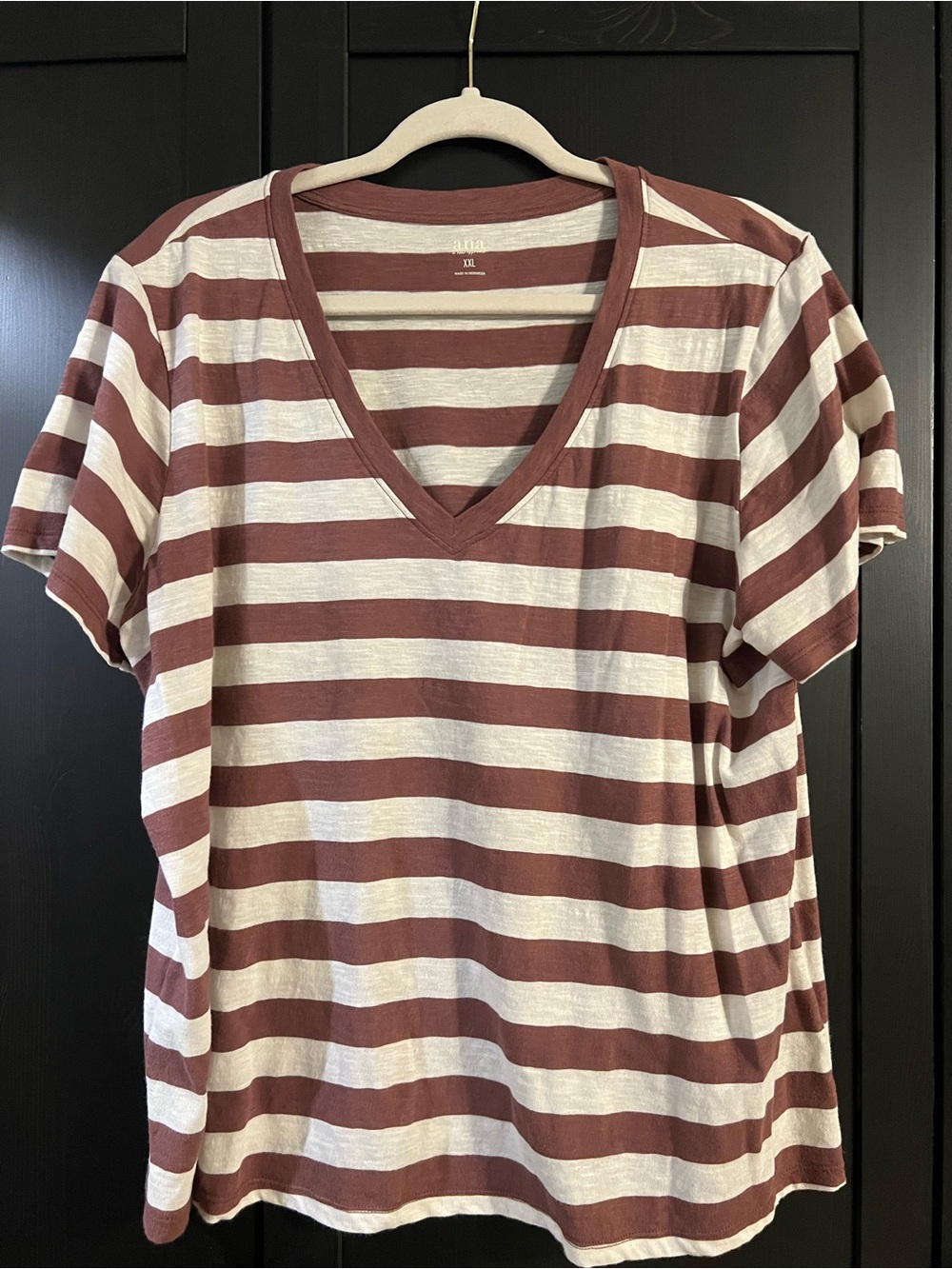 a.n.a Striped V-Neck Cotton Tee in Cream and Brown